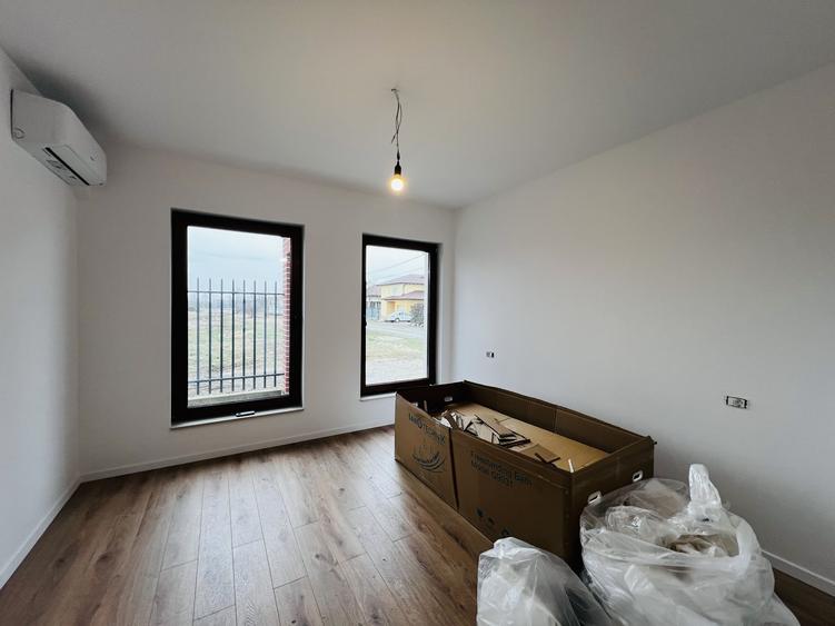 Duplex cu 4 camere cu Canalizare în Dumbrăvița