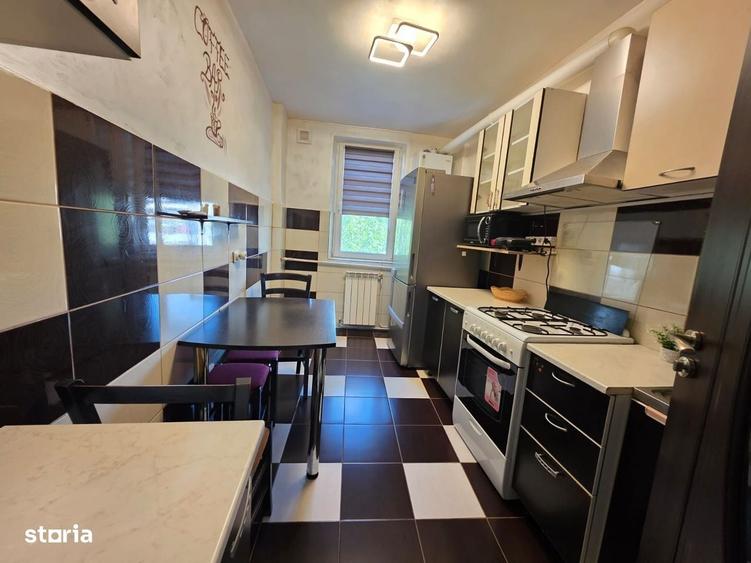 Apartament cu 3 camere decomandat în Central
