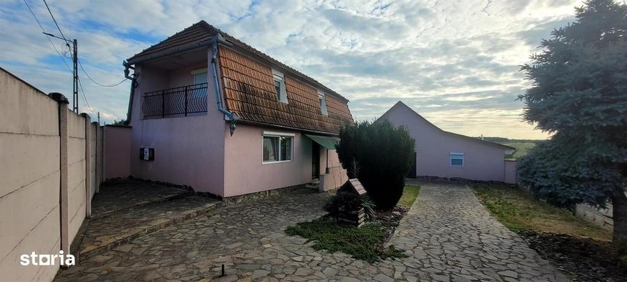 Casă cu 4 camere în Felcheriu