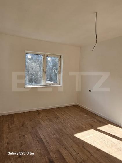 Duplex cu 4 camere cu Teren 275 Mp în Florești