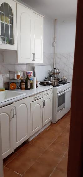 Apartament cu 3 camere decomandat în Dristor