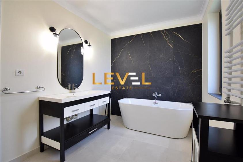 Duplex cu 4 camere cu Canalizare în Nord-Vest