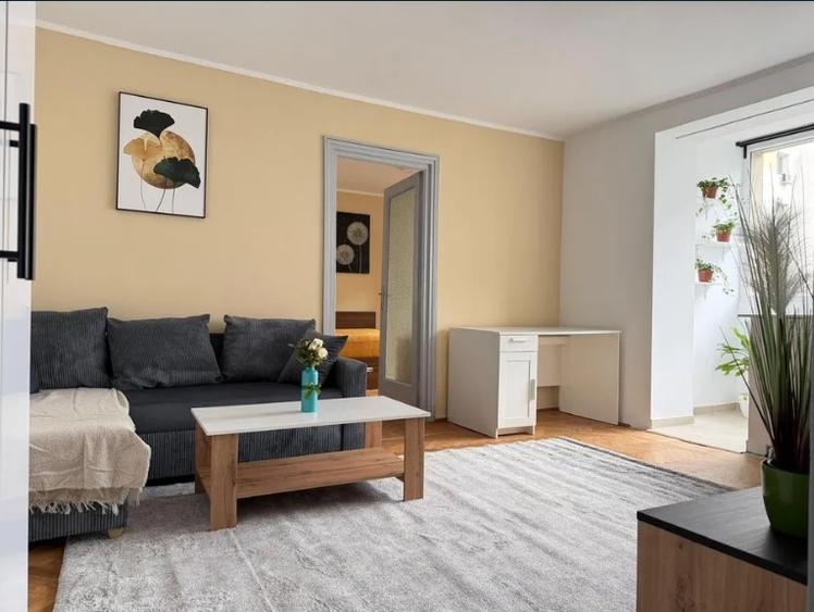 Apartament cu 2 camere semidecomandat, mobilat în Ștefan cel Mare