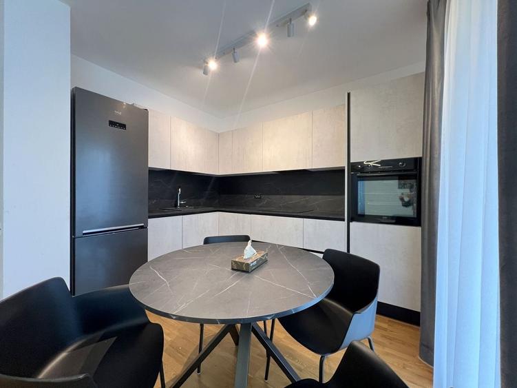 Apartament cu 2 camere decomandat, mobilat în Băneasa