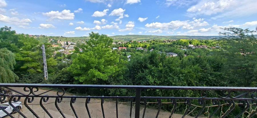 Apartament cu 2 camere decomandat în Bucium
