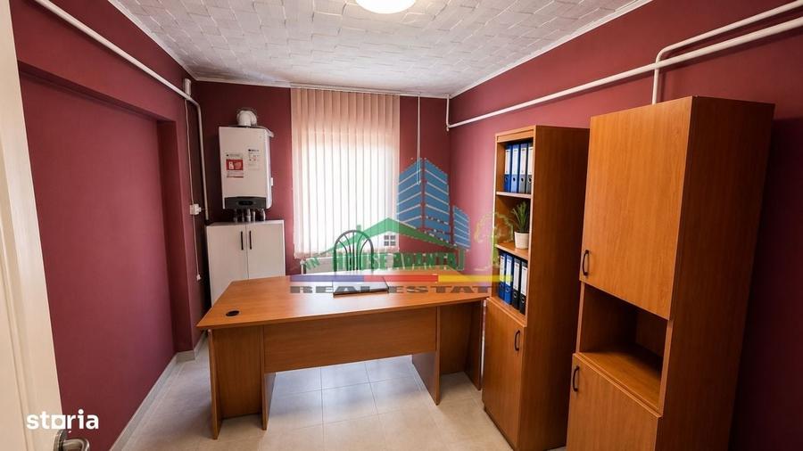 Apartament cu 4 camere decomandat în Central