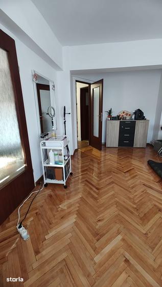 Apartament cu 5 camere în Central