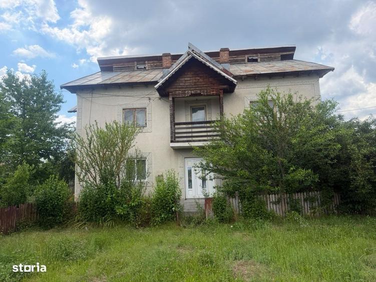 Casă cu 4 camere în Purcăreni