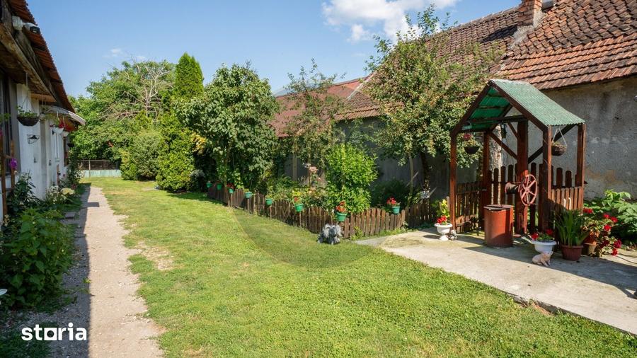Casă cu 5 camere cu Teren 1500 Mp în Feldioara