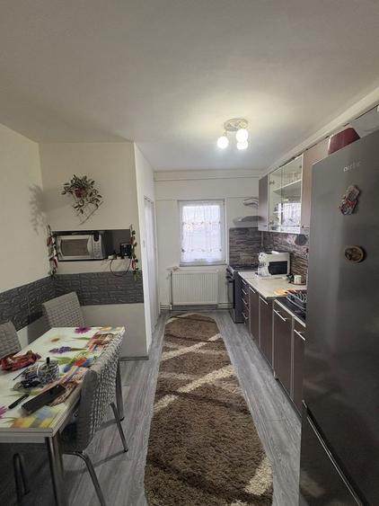 Apartament cu 2 camere decomandat în Carpați 2