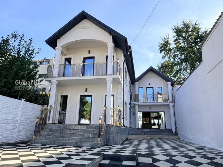 Casă individuală cu 7 camere cu Canalizare în Vitan