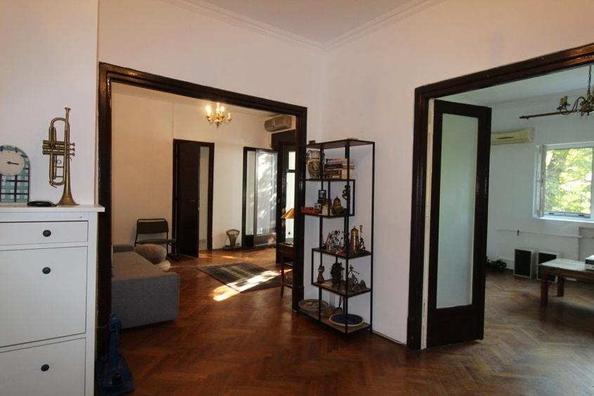 Apartament cu 2 camere decomandat, mobilat în Lahovari