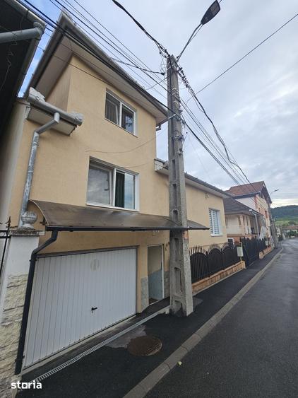 Casa in Baciu pe strada Viilor nr 12 col? cu strada Magnoliei - 14