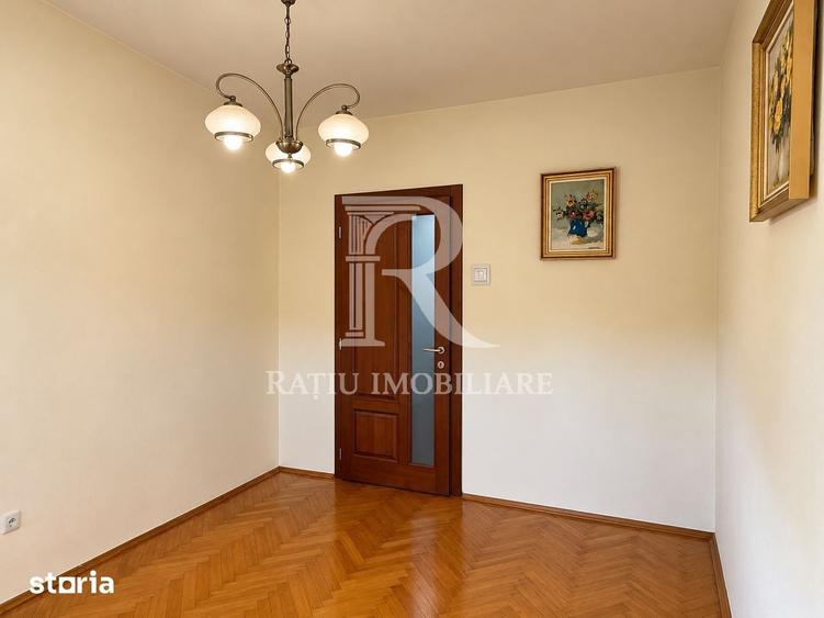 Apartament cu 3 camere decomandat în Cantemir