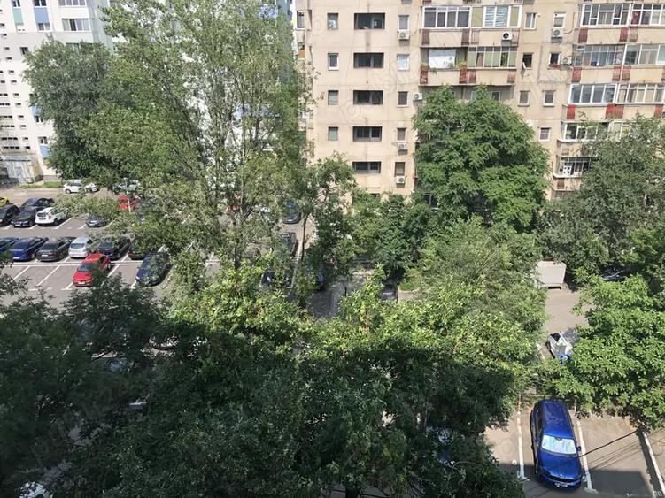 Apartament cu 4 camere decomandat în Sebastian