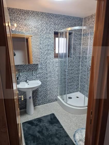 Casă cu 5 camere cu Teren 2252 Mp în Coșula