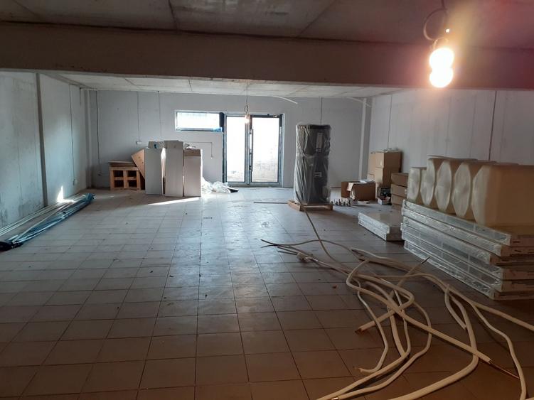 Spațiu comercial, de 1,557 mp, în Cățelu