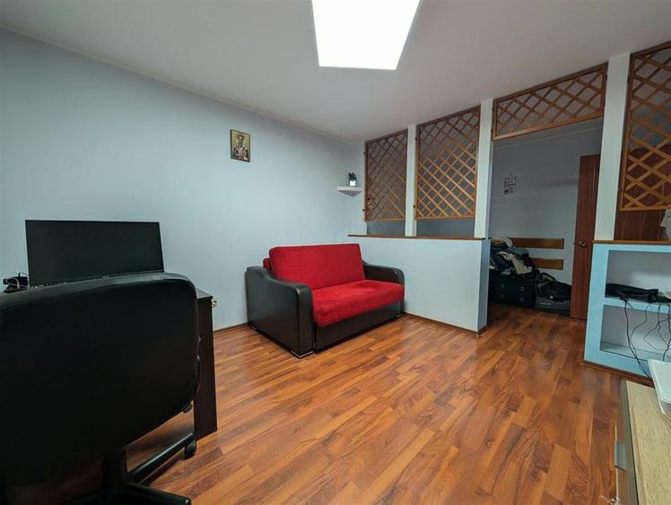 Apartament cu 2 camere decomandat în Metalurgie