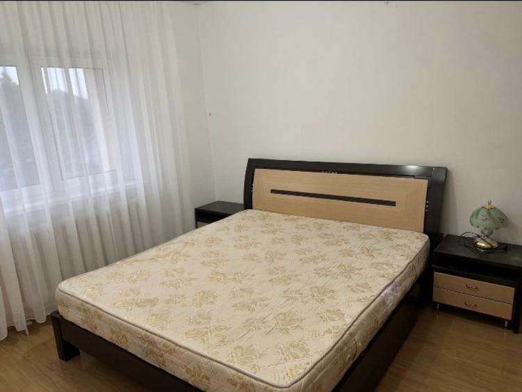 Apartament Cu 3 Camere Decomandate Zona Obcini - Intrare - 2