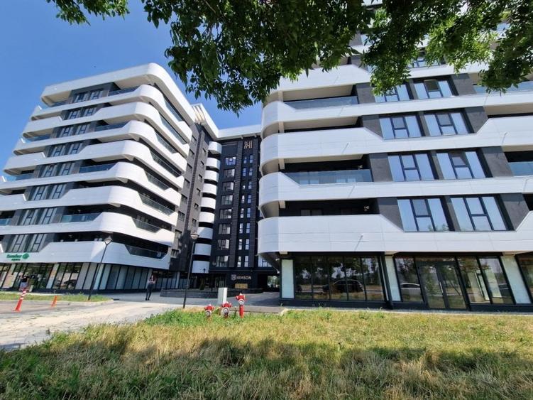 Penthouse cu 3 camere decomandat în Sud