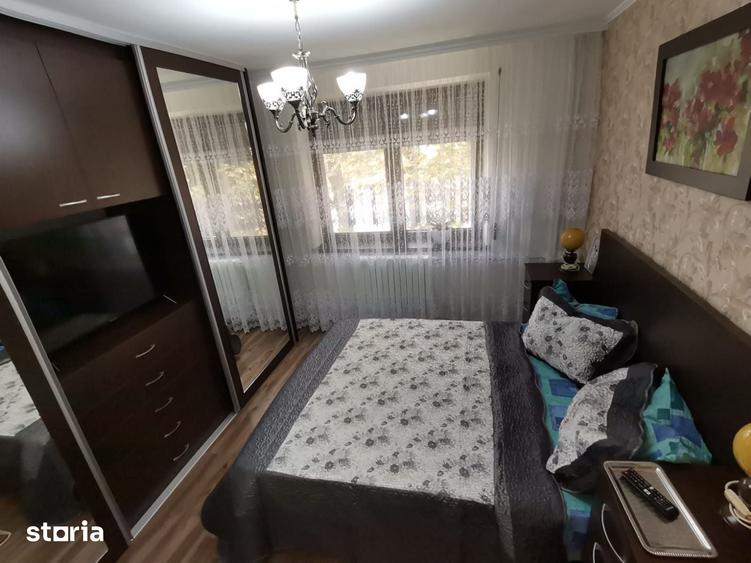 Apartament cu 3 camere în Tomis I