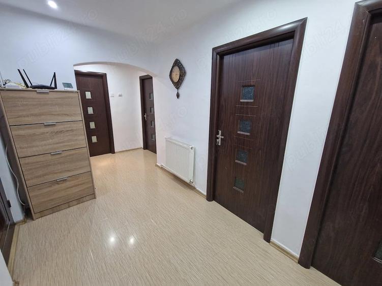 Apartament cu 3 camere decomandat în Tineretului