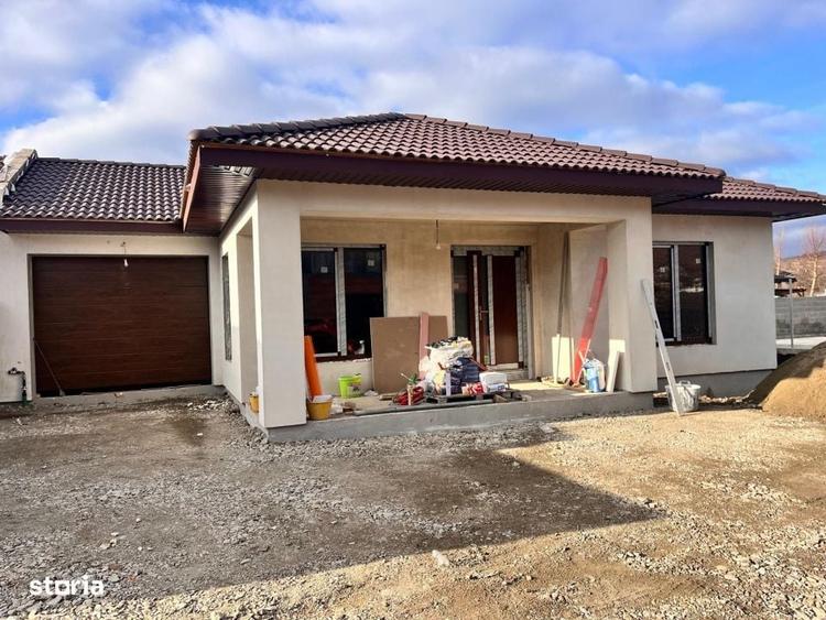 Casă cu 4 camere cu Teren 5 Mp în Central