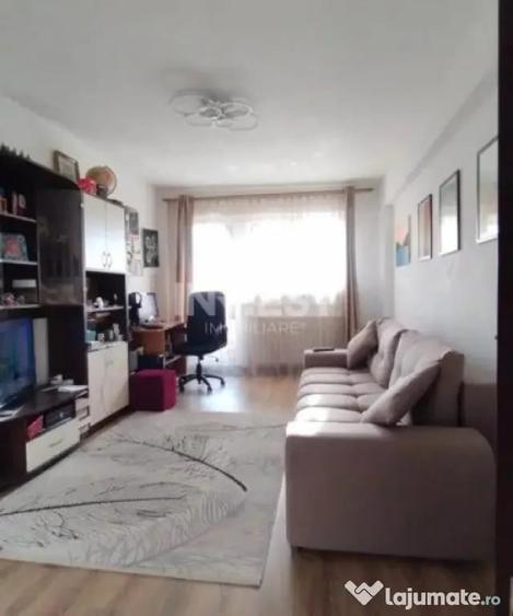 Apartament cu 3 camere decomandat, mobilat în Central