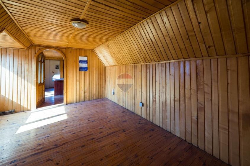 Apartament cu 8 camere în Blumăna