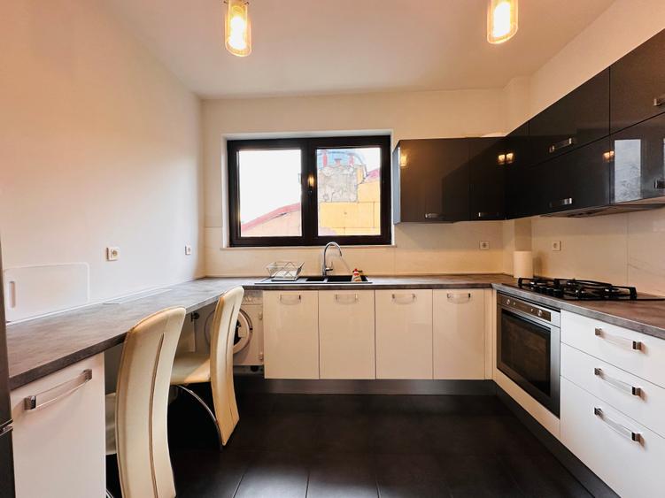 Apartament cu 3 camere decomandat, mobilat în Kiseleff