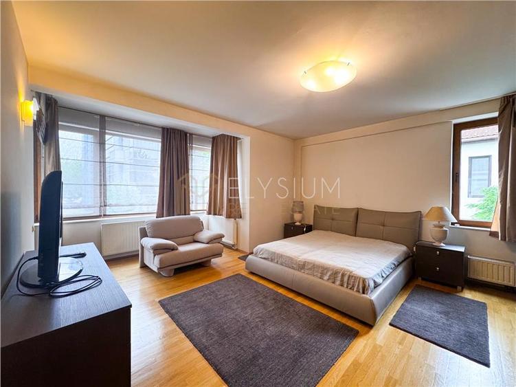 Apartament cu 4 camere semidecomandat, mobilat în Herăstrău