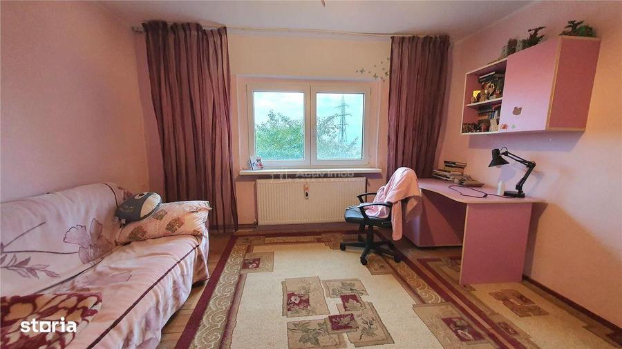 Apartament cu 3 camere decomandat în Obcini