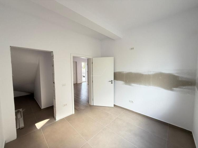 Duplex cu 4 camere cu Canalizare în Braytim