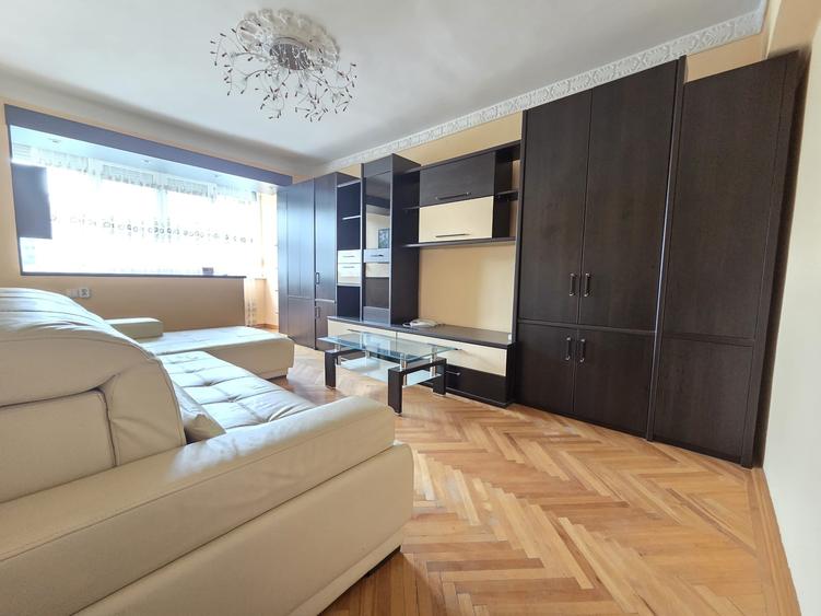 Apartament cu 3 camere decomandat în Mazepa 1