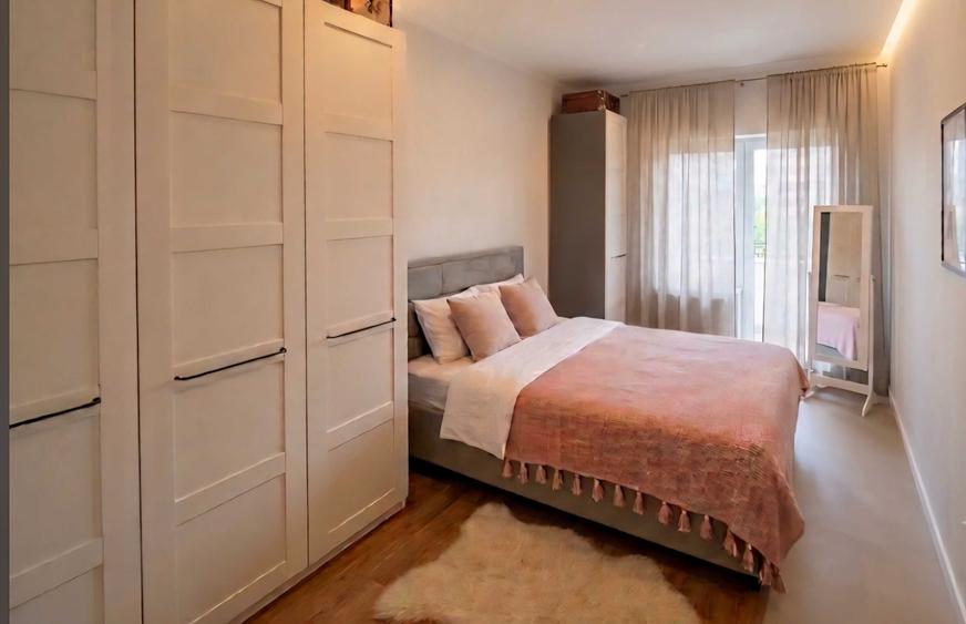 Apartament cu 2 camere decomandat în Exterior Vest