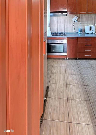 Apartament cu 4 camere decomandat în Găvana
