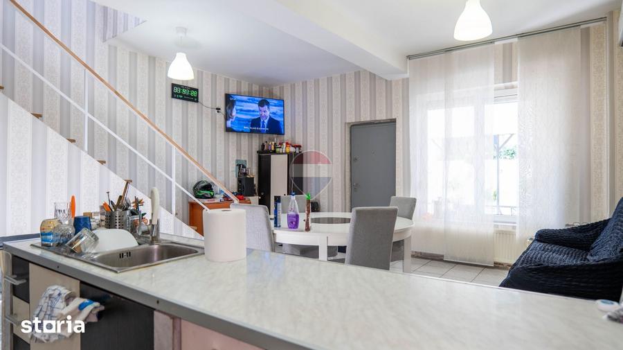Casă cu 5 camere cu Teren 258 Mp în Central