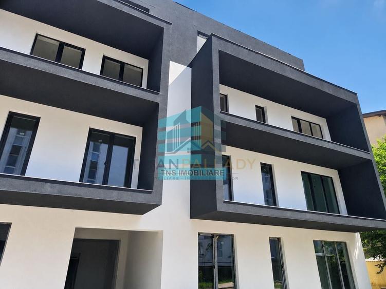 Apartament cu 4 camere decomandat în Titan