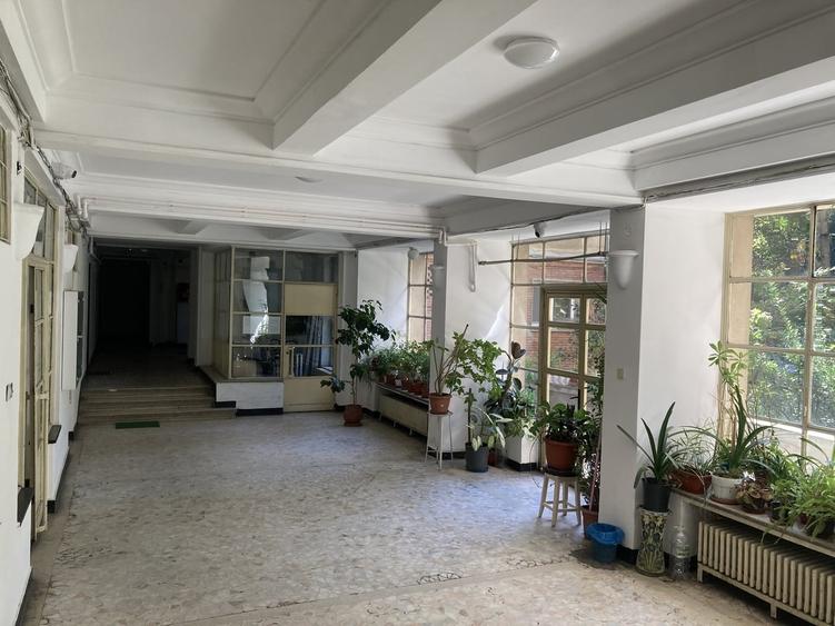 Garsonieră decomandată în Central