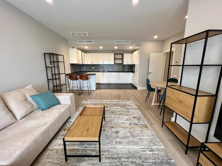 Apartament cu 3 camere decomandat, mobilat în Iancu Nicolae
