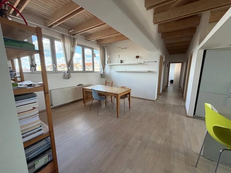 Apartament cu 5 camere decomandat în Central