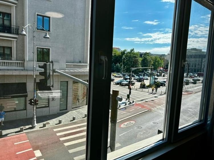 Apartament cu 3 camere semidecomandat în Calea Victoriei