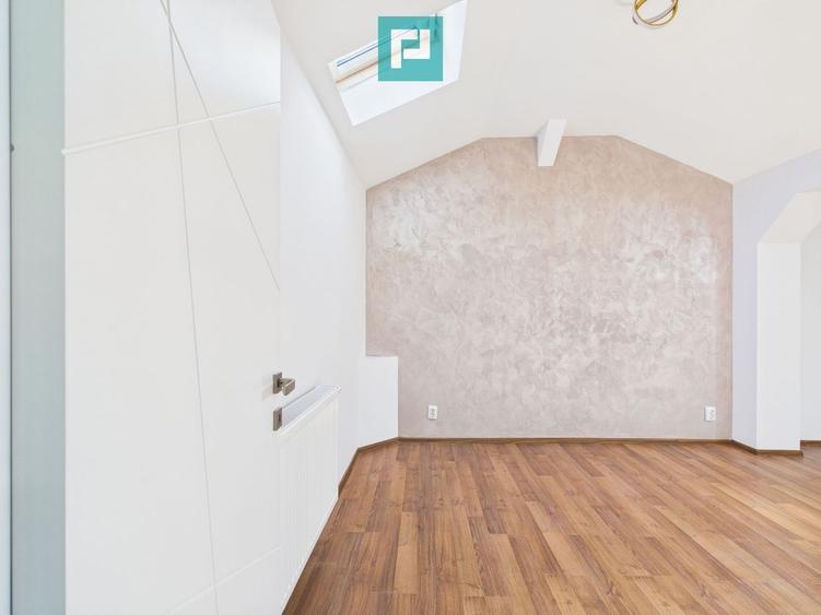 Apartament cu 3 camere decomandat, mobilat în Dumbrăvița