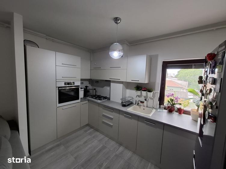 Apartament cu 3 camere în Km 4