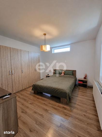 Casă cu 6 camere cu Teren 1500 Mp în Răzvad