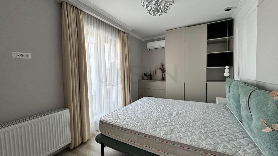 Apartament cu 4 camere decomandat, mobilat în Tineretului