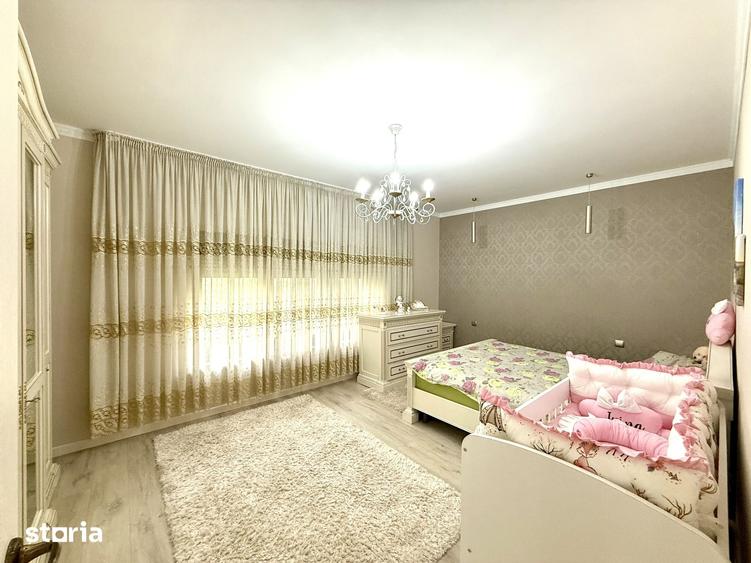 Casă cu 4 camere cu Teren 250 Mp în Crișeni
