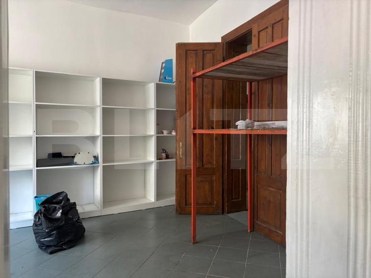Spațiu comercial, de 74 mp, în Central