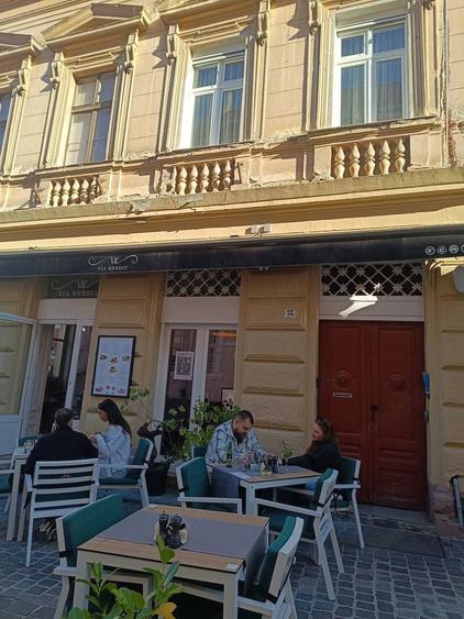 Apartament cu 2 camere nedecomandat în Centrul Istoric