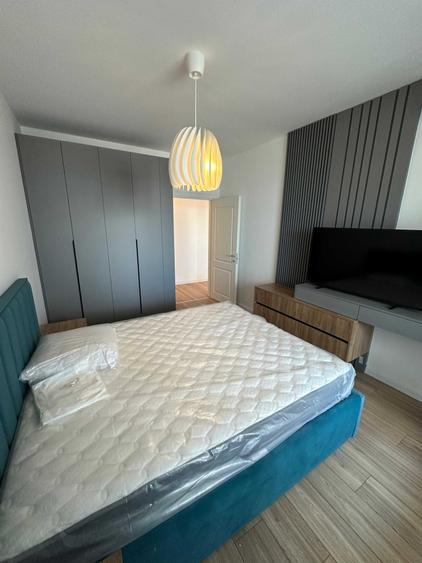 Apartament cu 4 camere decomandat în Central